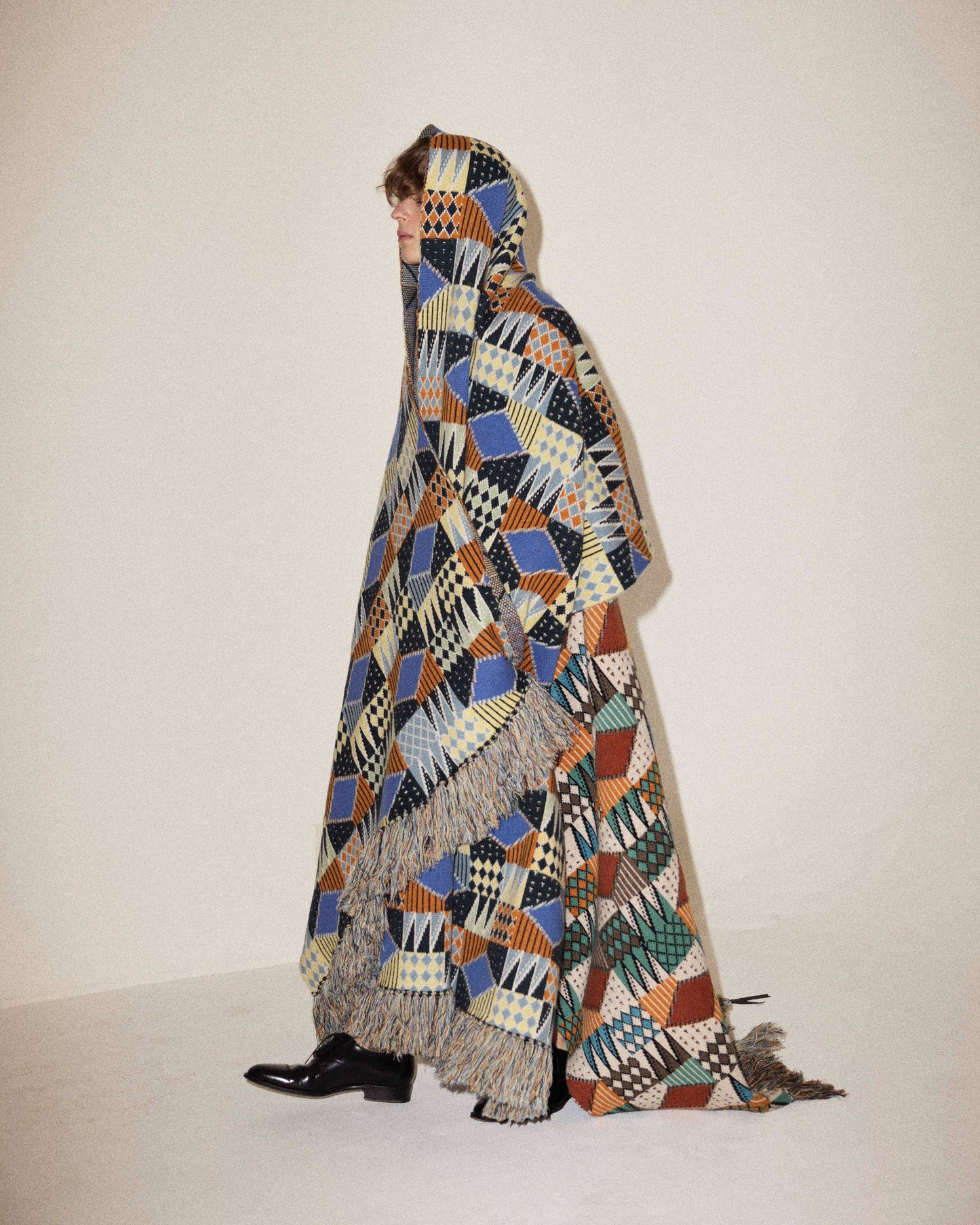 GEOMETRIC PATTERN BLANKET