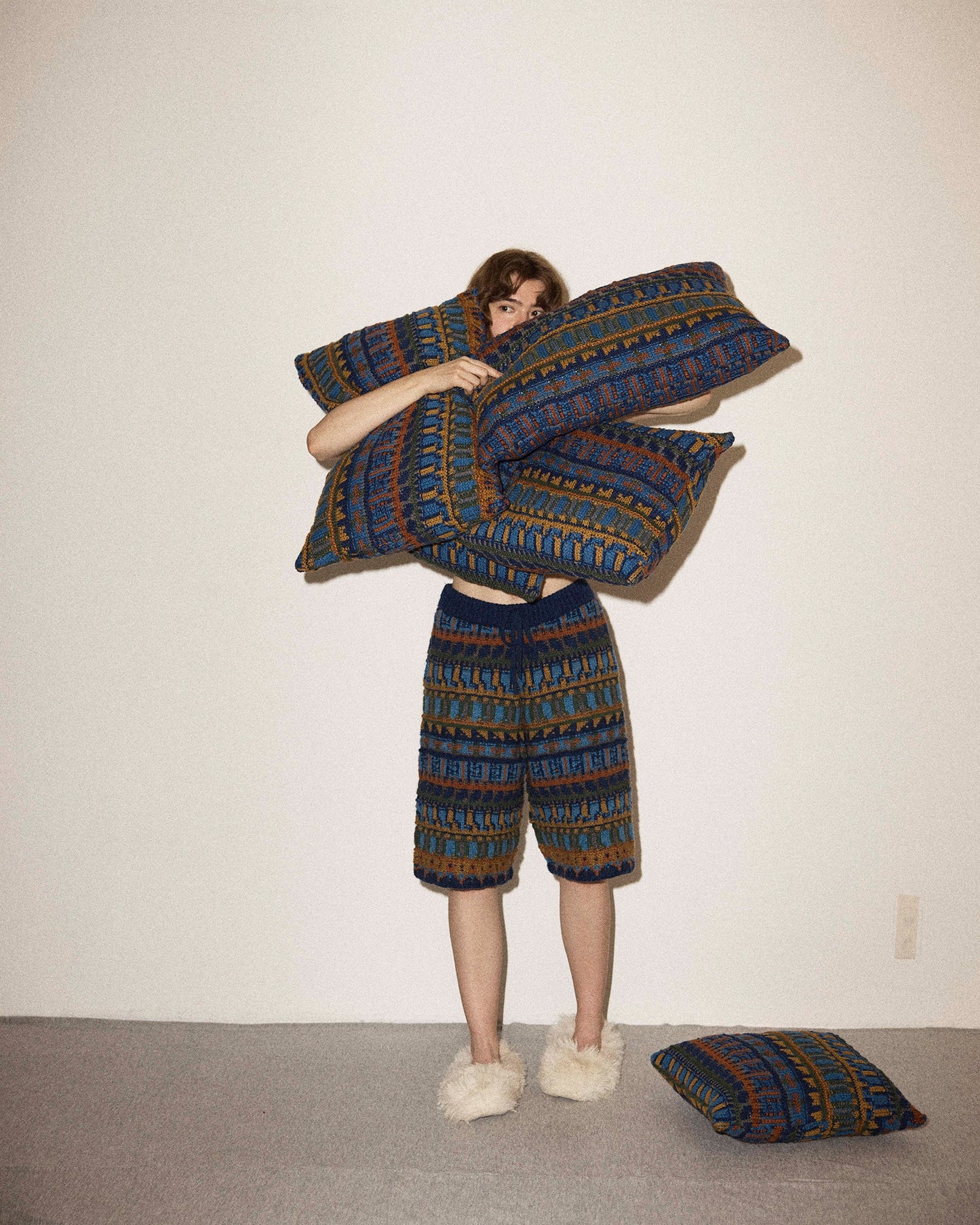 NATIVE PATTERN SHORT PANTS