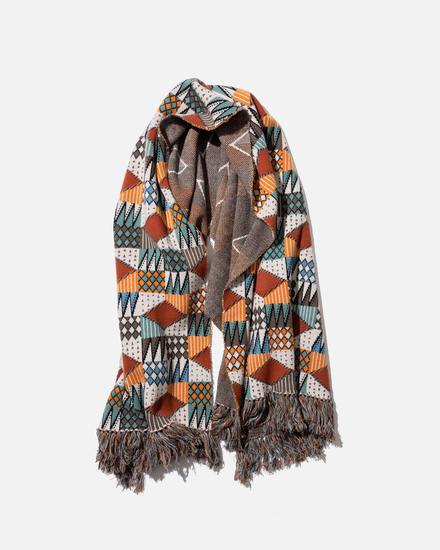 GEOMETRIC PATTERN BLANKET