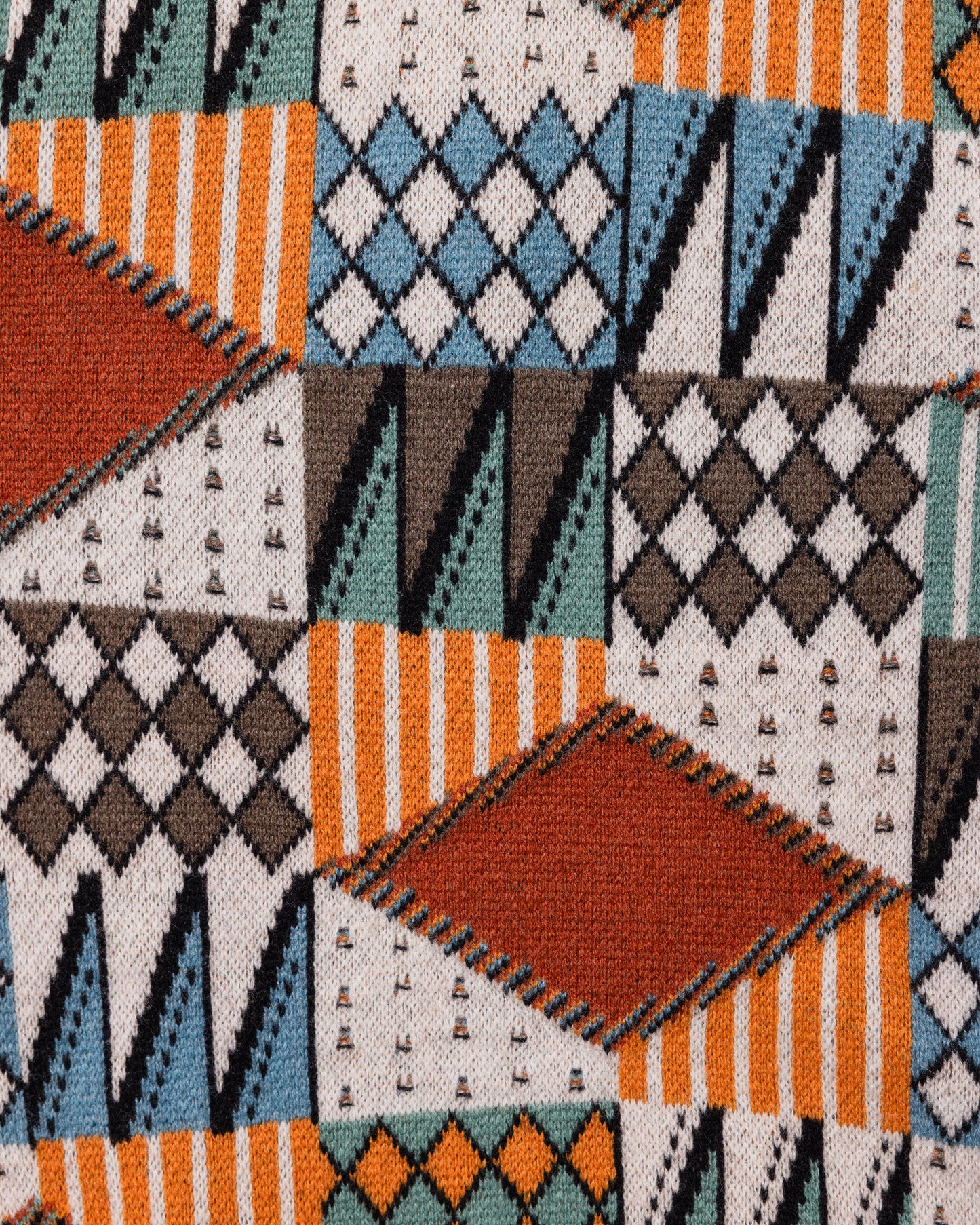 GEOMETRIC PATTERN POLO