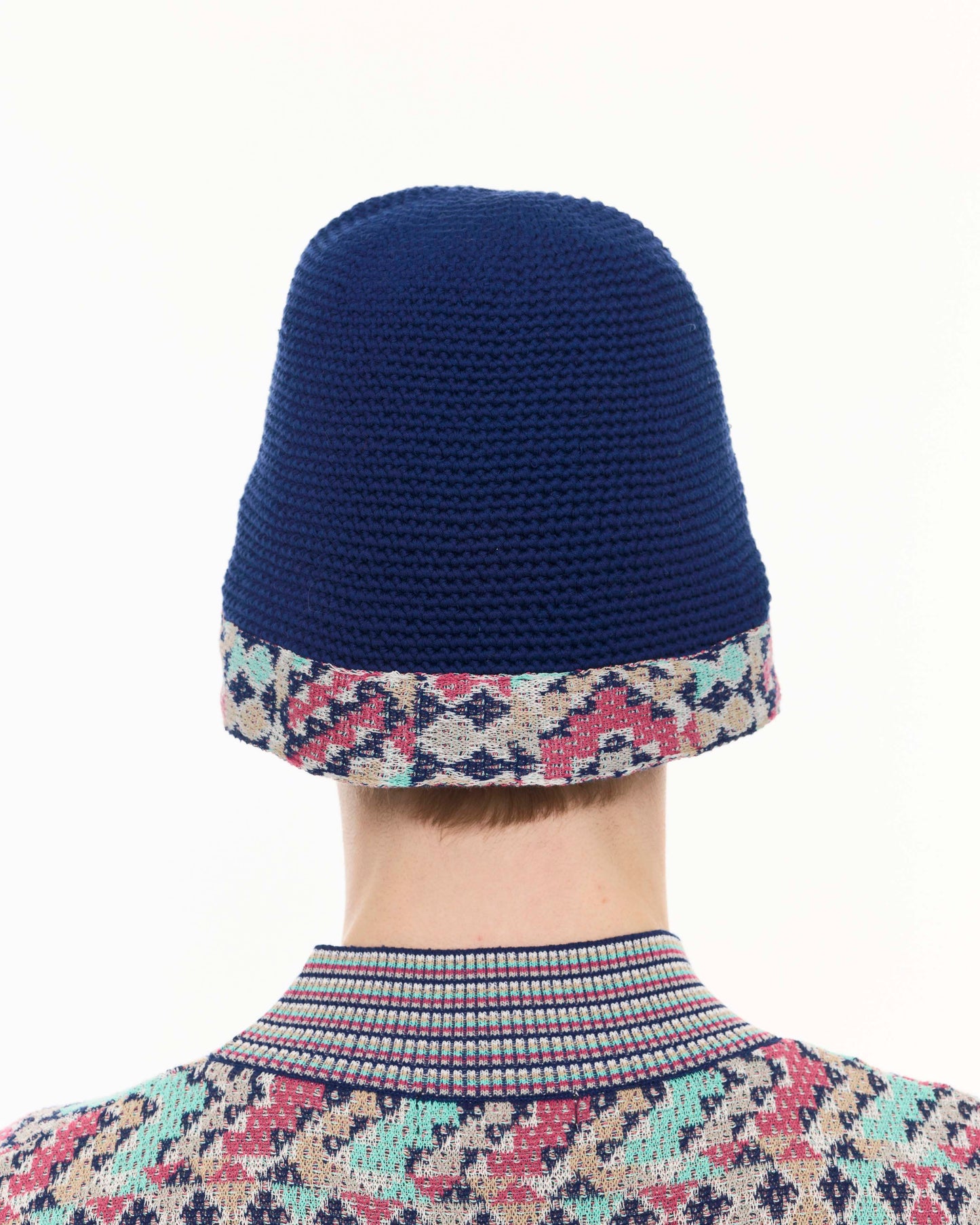 HEM PATTERN BUCKET HAT