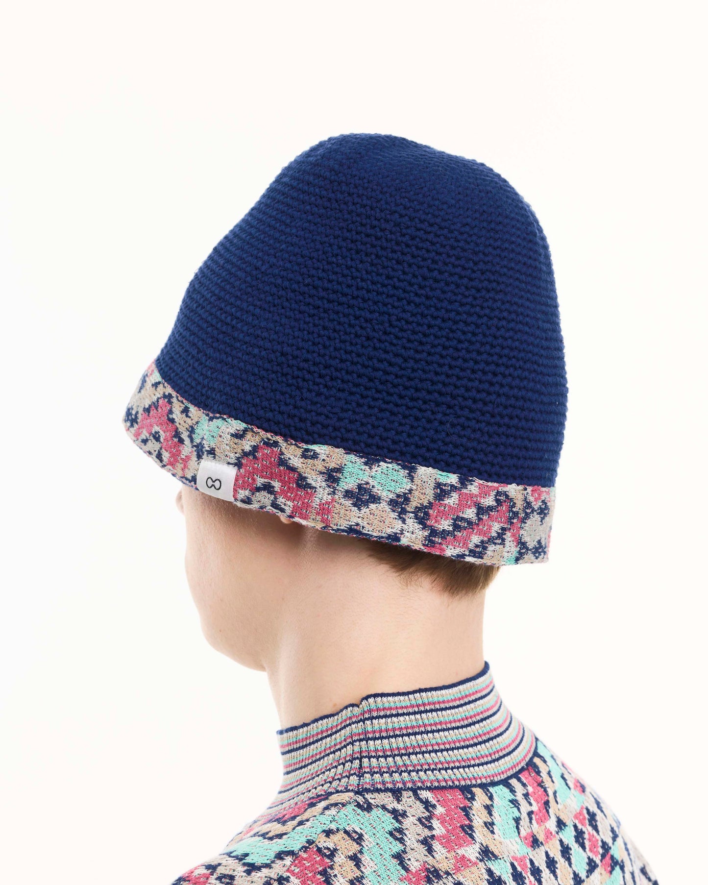 HEM PATTERN BUCKET HAT